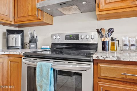 Tiny photo for 827 Abbey Lane, Findlay, OH 45840 (MLS # 10004466)