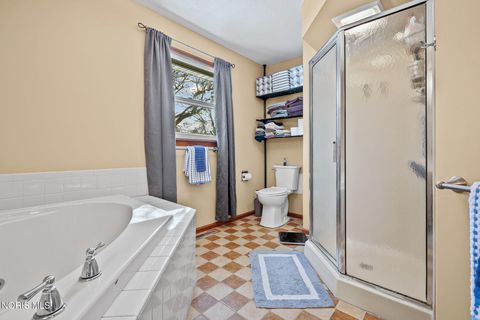 Tiny photo for 827 Abbey Lane, Findlay, OH 45840 (MLS # 10004466)