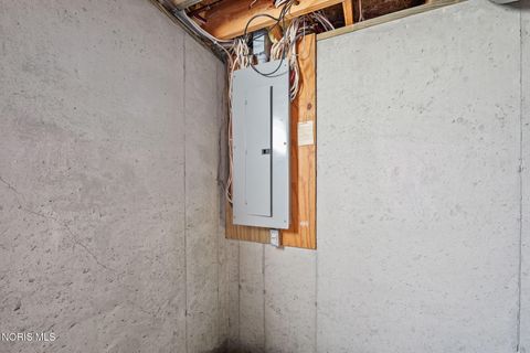 Tiny photo for 827 Abbey Lane, Findlay, OH 45840 (MLS # 10004466)