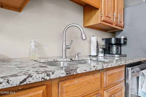 Tiny photo for 827 Abbey Lane, Findlay, OH 45840 (MLS # 10004466)