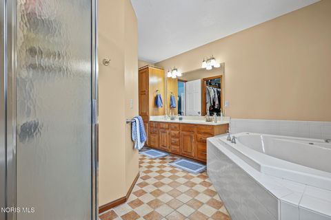 Tiny photo for 827 Abbey Lane, Findlay, OH 45840 (MLS # 10004466)