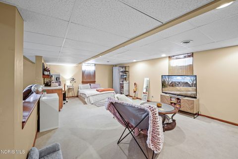 Tiny photo for 827 Abbey Lane, Findlay, OH 45840 (MLS # 10004466)