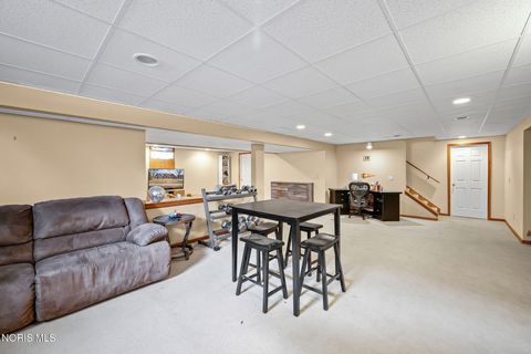 Tiny photo for 827 Abbey Lane, Findlay, OH 45840 (MLS # 10004466)