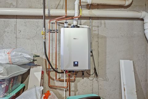 Tiny photo for 827 Abbey Lane, Findlay, OH 45840 (MLS # 10004466)