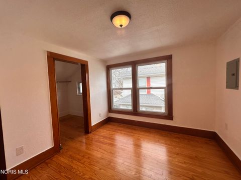 Tiny photo for 807 N Main Street, Bowling Green, OH 43402 (MLS # 10008133)
