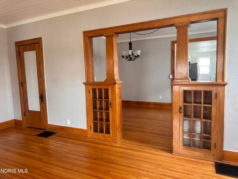 Tiny photo for 807 N Main Street, Bowling Green, OH 43402 (MLS # 10008133)