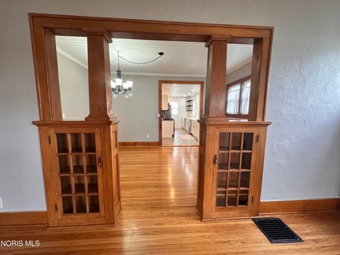Tiny photo for 807 N Main Street, Bowling Green, OH 43402 (MLS # 10008133)
