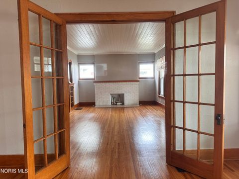 Tiny photo for 807 N Main Street, Bowling Green, OH 43402 (MLS # 10008133)