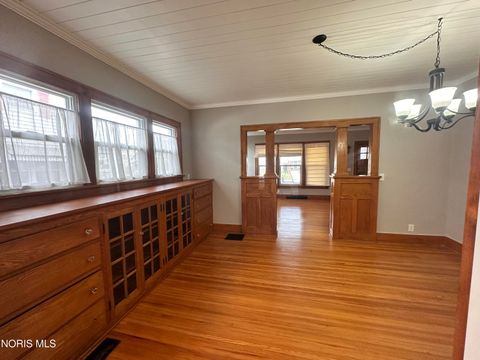Tiny photo for 807 N Main Street, Bowling Green, OH 43402 (MLS # 10008133)