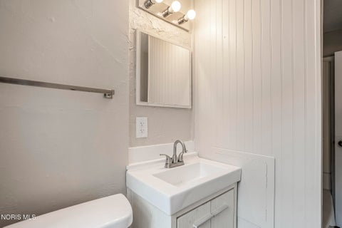 Tiny photo for 1466 Sunshine Street, Oregon, OH 43616 (MLS # 10012063)