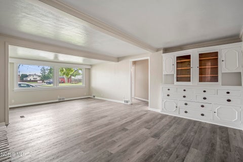 Tiny photo for 1466 Sunshine Street, Oregon, OH 43616 (MLS # 10012063)
