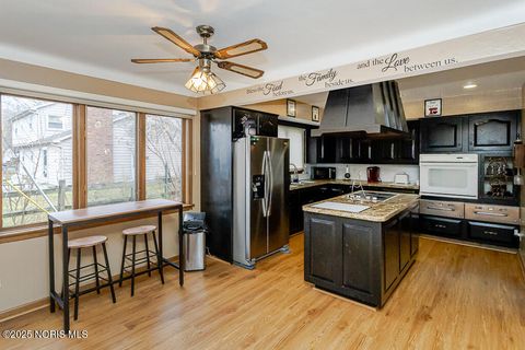 Tiny photo for 1734 Archwood Lane, Toledo, OH 43614 (MLS # 10001747)