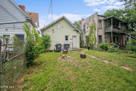 Tiny photo for 2615 Lagrange Street, Toledo, OH 43608 (MLS # 10010775)