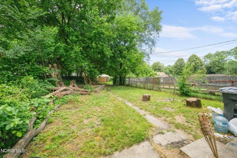 Tiny photo for 2615 Lagrange Street, Toledo, OH 43608 (MLS # 10010775)