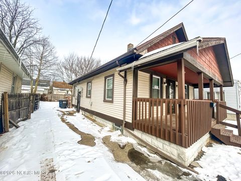 Tiny photo for 1734 Barrows Street, Toledo, OH 43613 (MLS # 10004200)