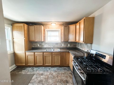 Tiny photo for 1734 Barrows Street, Toledo, OH 43613 (MLS # 10004200)