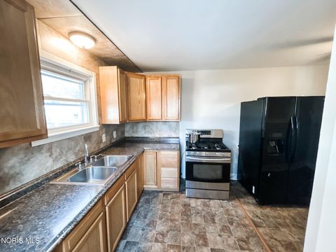 Tiny photo for 1734 Barrows Street, Toledo, OH 43613 (MLS # 10004200)