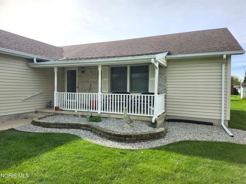 Tiny photo for 825 Oak Ridge Drive, Fostoria, OH 44830 (MLS # 10006890)