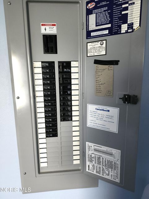 Tiny photo for 825 Oak Ridge Drive, Fostoria, OH 44830 (MLS # 10006890)