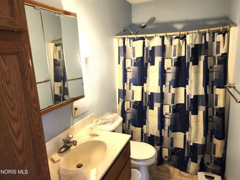 Tiny photo for 825 Oak Ridge Drive, Fostoria, OH 44830 (MLS # 10006890)