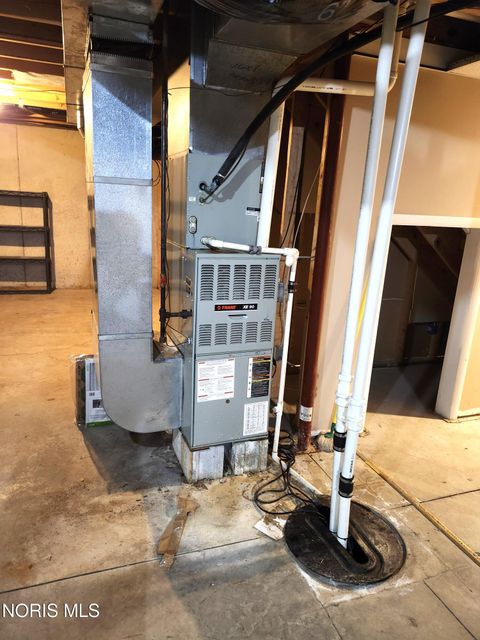 Tiny photo for 825 Oak Ridge Drive, Fostoria, OH 44830 (MLS # 10006890)