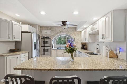 Tiny photo for 6853 S Fredericksburg Drive, Sylvania, OH 43560 (MLS # 10005230)