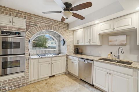 Tiny photo for 6853 S Fredericksburg Drive, Sylvania, OH 43560 (MLS # 10005230)