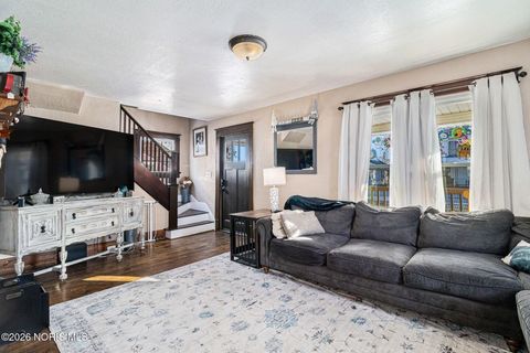 Tiny photo for 818 Nicholas Street, Defiance, OH 43512 (MLS # 10003395)