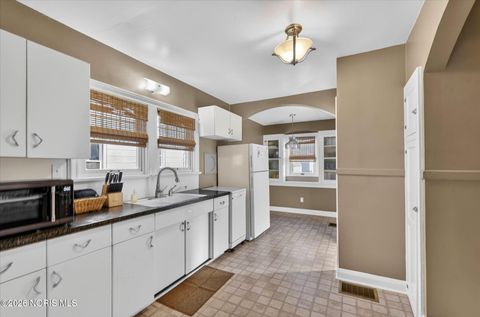 Tiny photo for 2537 Ivy Place, Toledo, OH 43613 (MLS # 10003439)