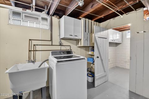 Tiny photo for 2537 Ivy Place, Toledo, OH 43613 (MLS # 10003439)