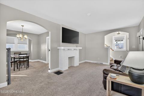 Tiny photo for 2537 Ivy Place, Toledo, OH 43613 (MLS # 10003439)