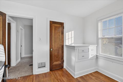 Tiny photo for 2537 Ivy Place, Toledo, OH 43613 (MLS # 10003439)