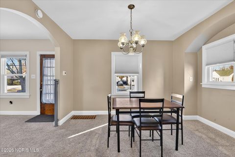 Tiny photo for 2537 Ivy Place, Toledo, OH 43613 (MLS # 10003439)