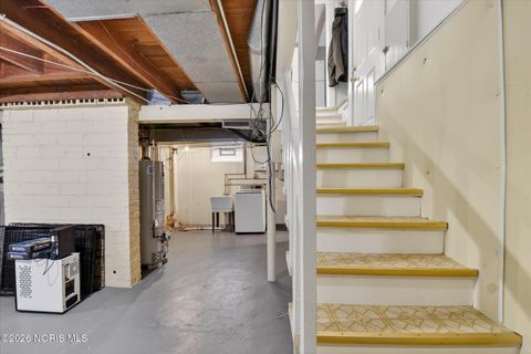 Tiny photo for 2537 Ivy Place, Toledo, OH 43613 (MLS # 10003439)