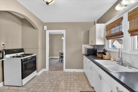 Tiny photo for 2537 Ivy Place, Toledo, OH 43613 (MLS # 10003439)