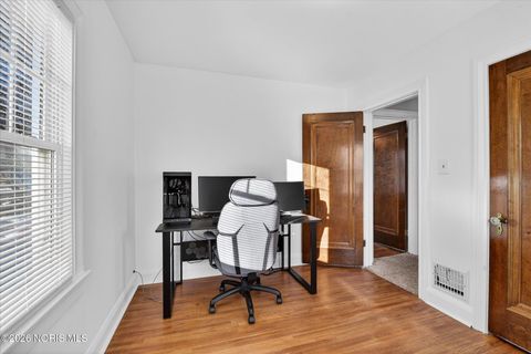 Tiny photo for 2537 Ivy Place, Toledo, OH 43613 (MLS # 10003439)