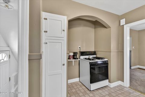 Tiny photo for 2537 Ivy Place, Toledo, OH 43613 (MLS # 10003439)