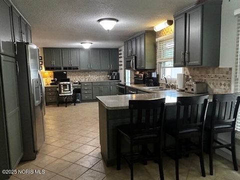 Tiny photo for 205 Indiana Drive, Bryan, OH 43506 (MLS # 10000424)