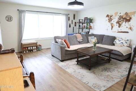 Tiny photo for 1007 Crystal Lane, Findlay, OH 45840 (MLS # 10006061)