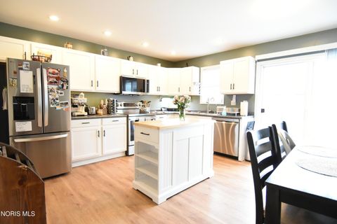 Tiny photo for 1007 Crystal Lane, Findlay, OH 45840 (MLS # 10006061)