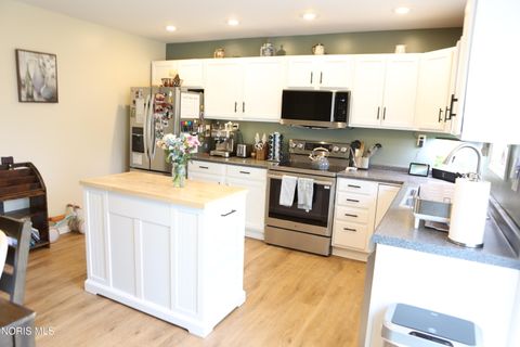 Tiny photo for 1007 Crystal Lane, Findlay, OH 45840 (MLS # 10006061)