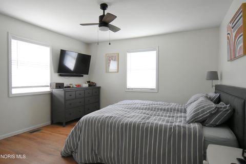 Tiny photo for 1007 Crystal Lane, Findlay, OH 45840 (MLS # 10006061)