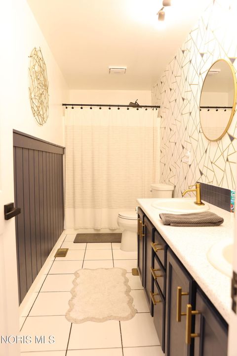 Tiny photo for 1007 Crystal Lane, Findlay, OH 45840 (MLS # 10006061)