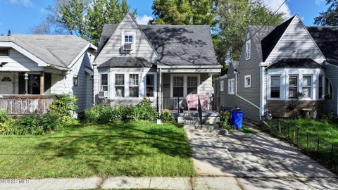 Photo of 2018 Barrows Street, Toledo, OH 43613 (MLS # 10014584)