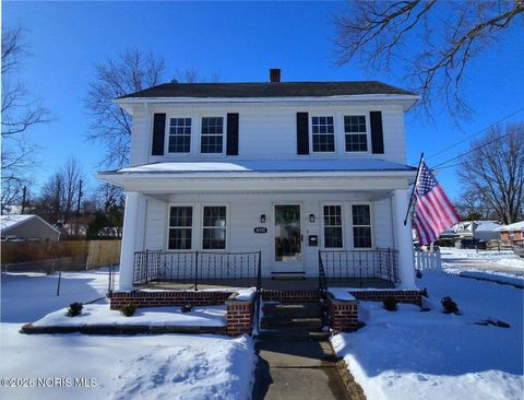 Photo of 4351 Berwick Avenue, Toledo, OH 43612 (MLS # 10003719)