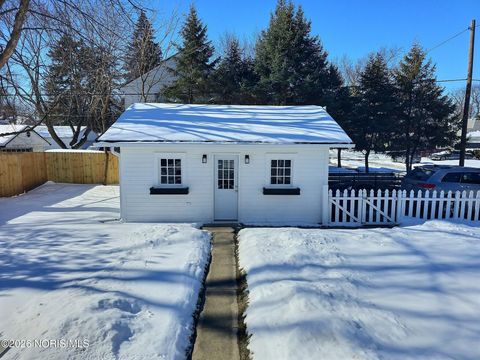 Tiny photo for 4351 Berwick Avenue, Toledo, OH 43612 (MLS # 10003719)