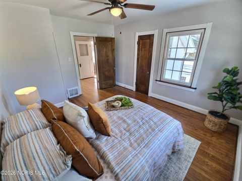 Tiny photo for 4351 Berwick Avenue, Toledo, OH 43612 (MLS # 10003719)