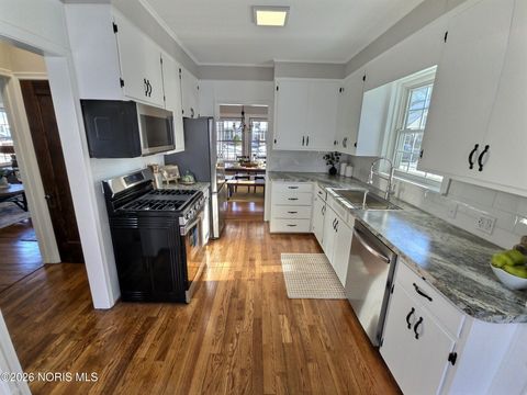 Tiny photo for 4351 Berwick Avenue, Toledo, OH 43612 (MLS # 10003719)