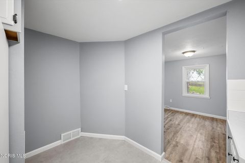 Tiny photo for 2073 Grange Street, Oregon, OH 43616 (MLS # 10007068)