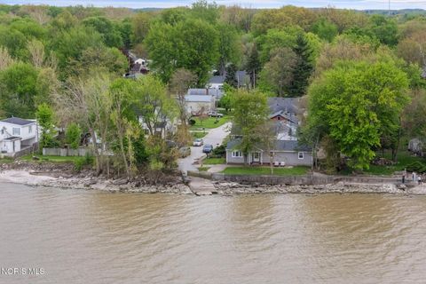 Tiny photo for 2073 Grange Street, Oregon, OH 43616 (MLS # 10007068)